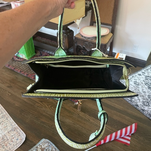 Stunning faux Alligator Non Designer Bag NWT - Picture 3 of 9